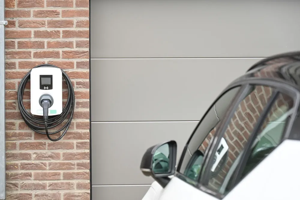 installation_maison_borne_recharge_voiture_electrique